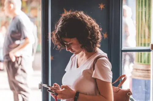 Il vero significato delle emoji più usate in chat