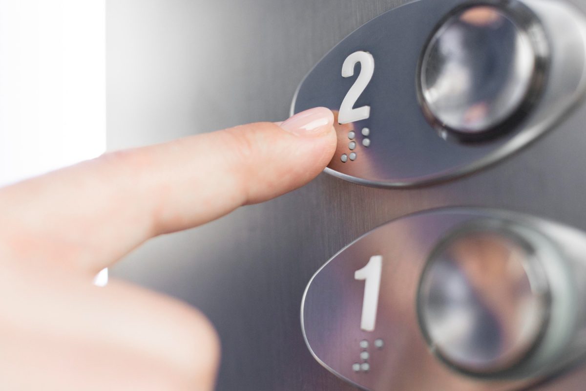 Manutenzione di un ascensore: tutto ciò che c’è da sapere e differenze tra ordinaria e straordinaria