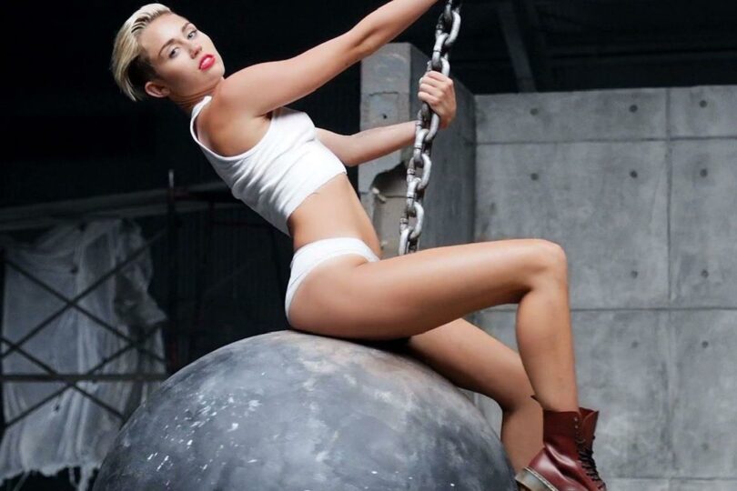 cosa significa wrecking ball di Miley Cyrus